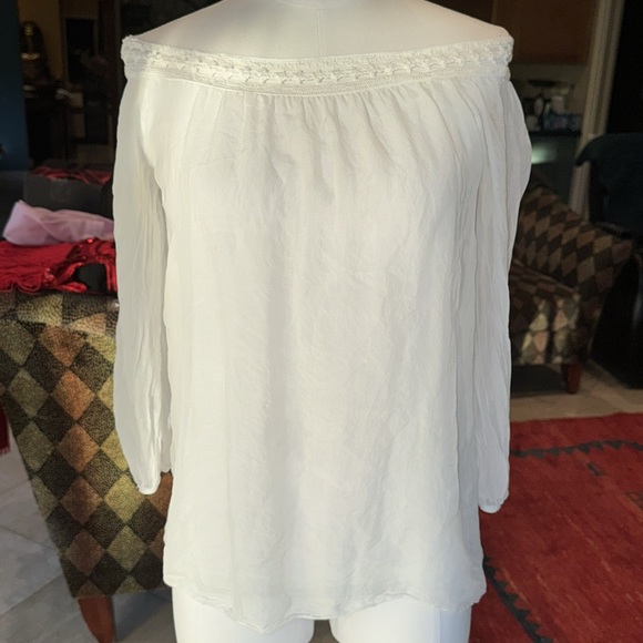 100% silk cream fully lined blouse- great neckline & shape - Picture 5 of 7